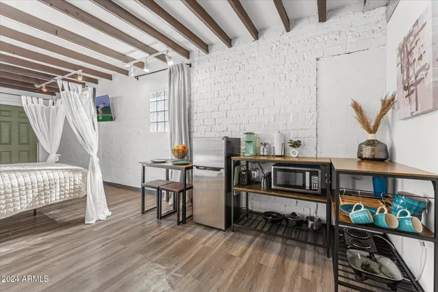 $1,250 | 9428 North 1st Avenue, Unit 2, Phoenix, AZ 85021