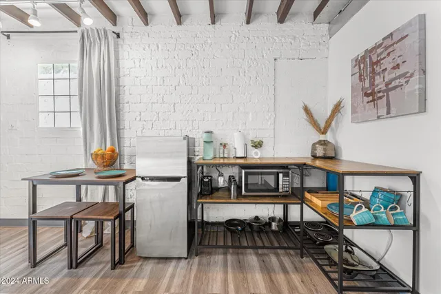 $1,250 | 9428 North 1st Avenue, Unit 2, Phoenix, AZ 85021