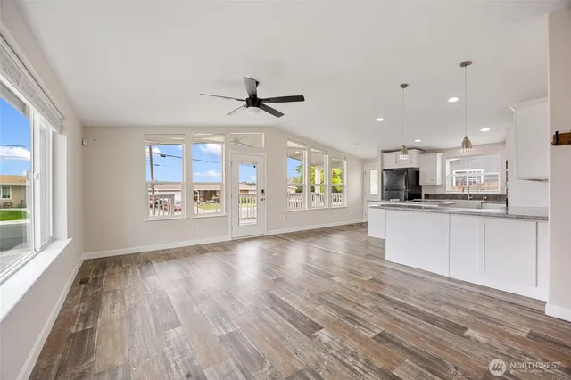 $325,000 | 906 South C Street, Moses Lake, WA 98837