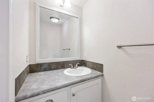 $325,000 | 906 South C Street, Moses Lake, WA 98837