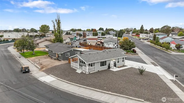 $325,000 | 906 South C Street, Moses Lake, WA 98837