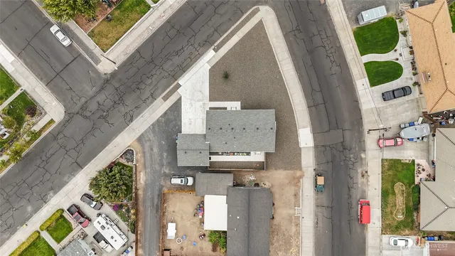 $325,000 | 906 South C Street, Moses Lake, WA 98837