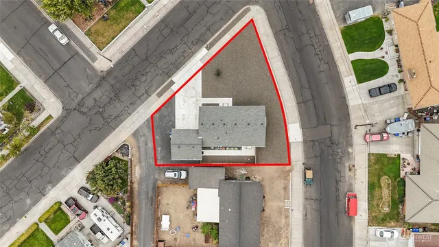 $325,000 | 906 South C Street, Moses Lake, WA 98837