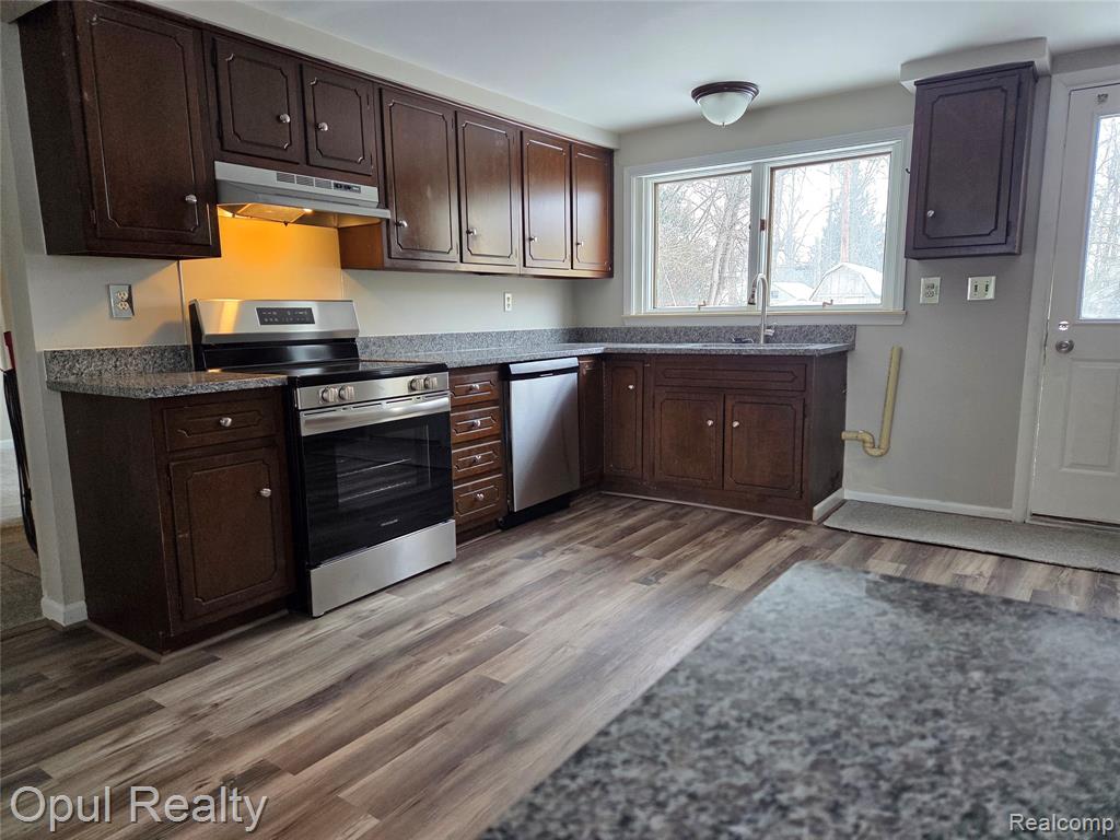 164 Spring Park Walled Lake, MI 48390 - Photo 13 of 23