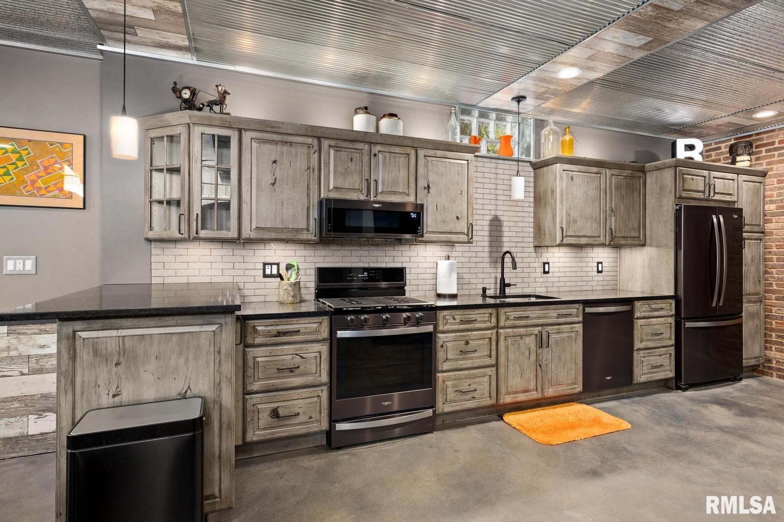 2263 Hollands Grove Road Washington, IL 61571 - Photo 44 of 66 Gallery Image 44