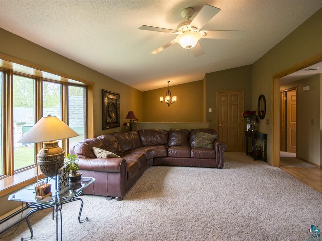 4310 Vermilion Road Duluth, MN 55803 - Photo 3 of 24 Living Room