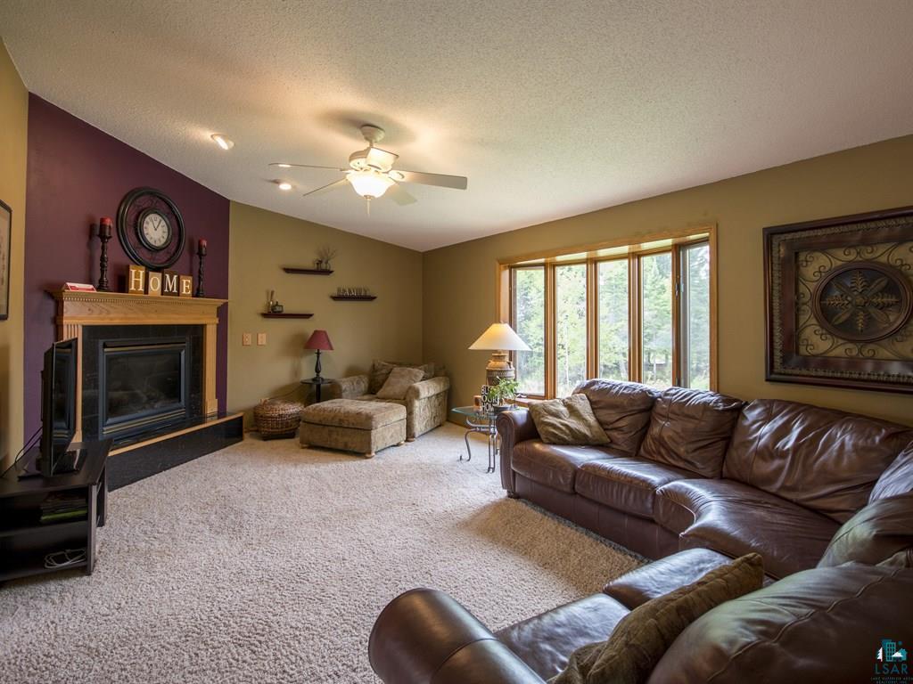 4310 Vermilion Road Duluth, MN 55803 - Photo 4 of 24 Living Room