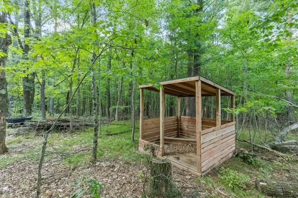 $169,900 | 4201 East 20th Street, White Cloud, MI 49349