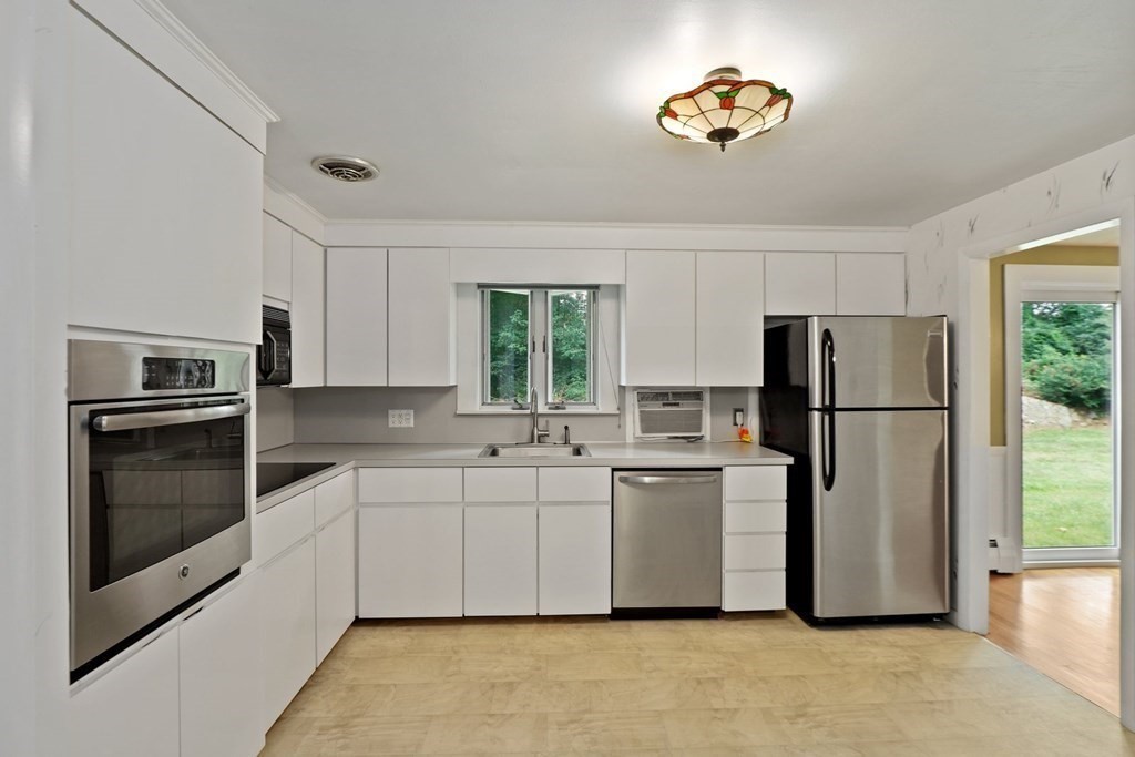 7 Pinewood Road Acton, MA 01720 - Photo 5 of 42 Gallery Image 5