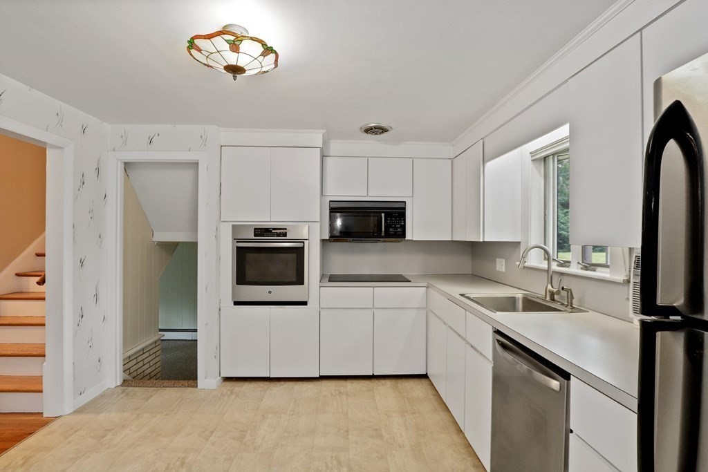 7 Pinewood Road Acton, MA 01720 - Photo 6 of 42 Gallery Image 6