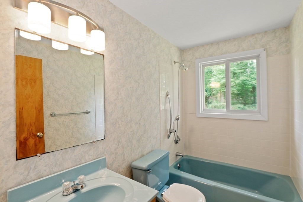 7 Pinewood Road Acton, MA 01720 - Photo 9 of 42 Gallery Image 9