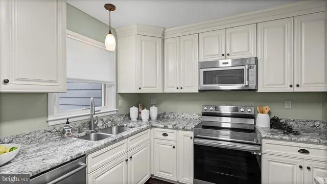 $789,999 | 514 Hampton Lane, Towson, MD 21286