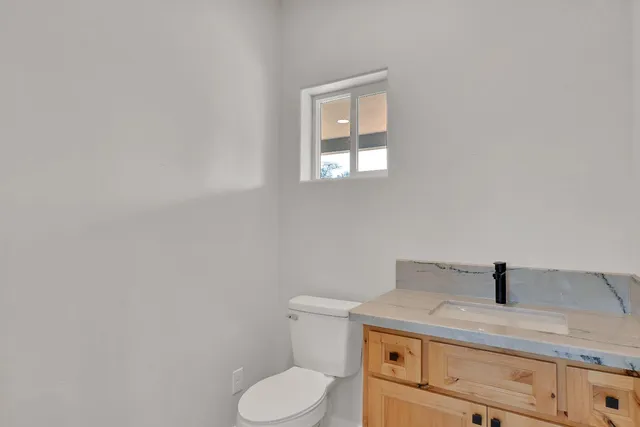 a view of a livingroom with furniture