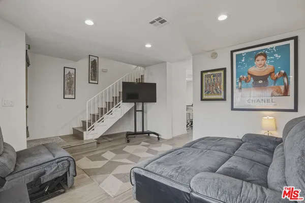$520,000 | 907 North Inglewood Avenue, Unit 1, Inglewood, CA 90302
