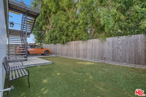 $520,000 | 907 North Inglewood Avenue, Unit 1, Inglewood, CA 90302
