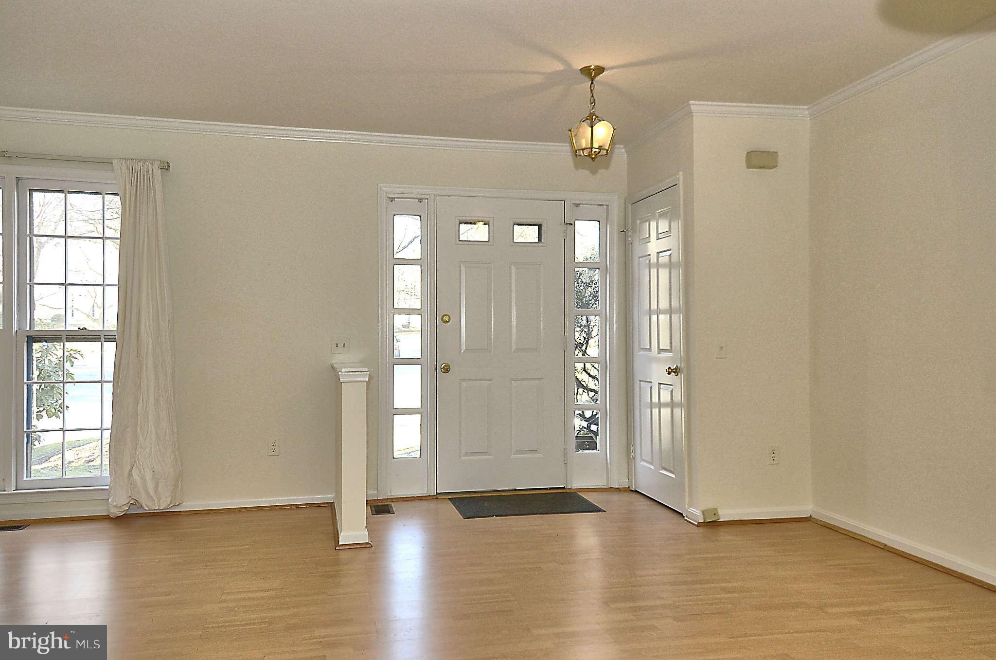 333 Crescendo Way Silver Spring, MD 20901 - Photo 3 of 30 Entry Foyer