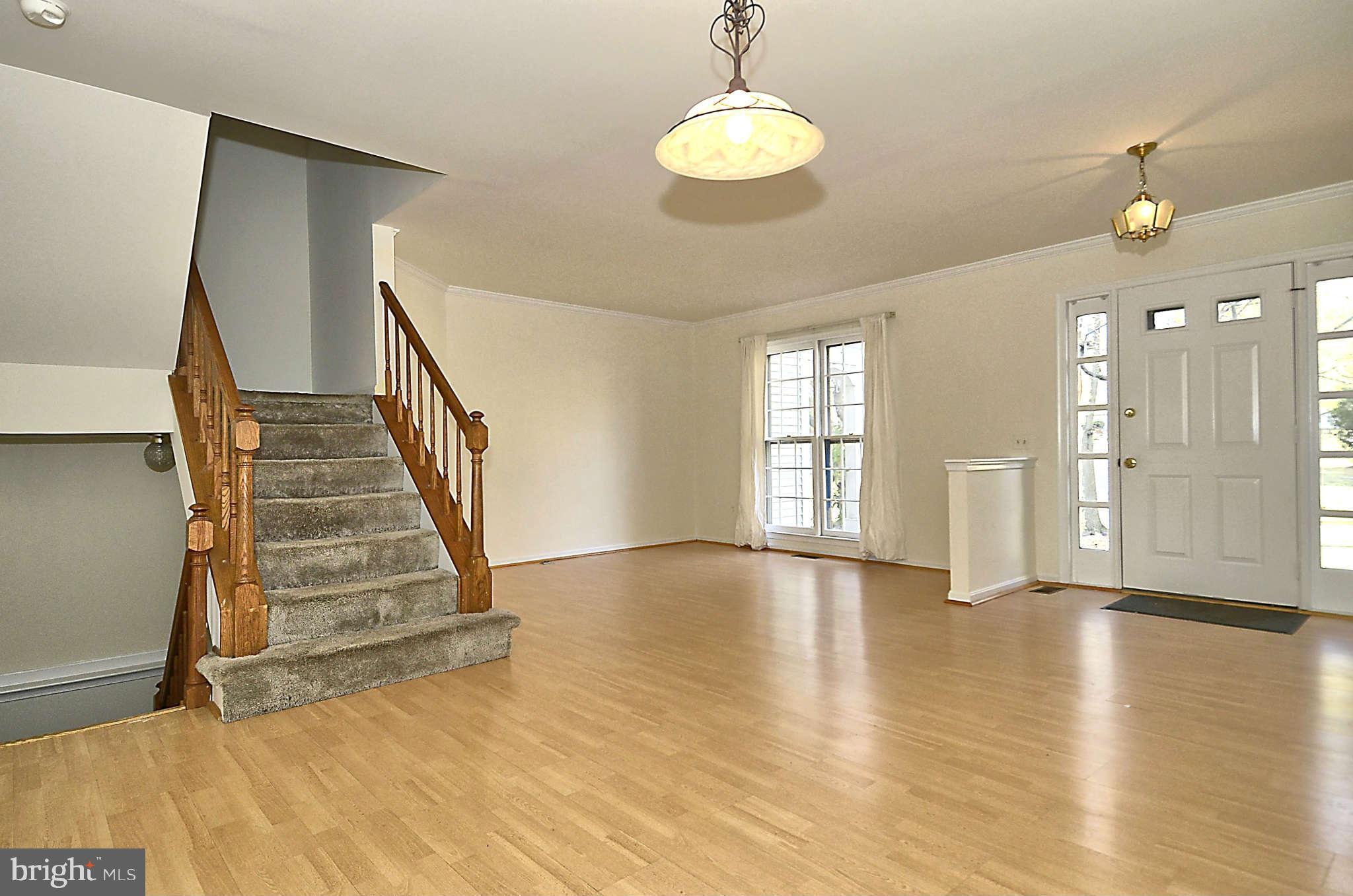 333 Crescendo Way Silver Spring, MD 20901 - Photo 6 of 30 Dining Room View 2