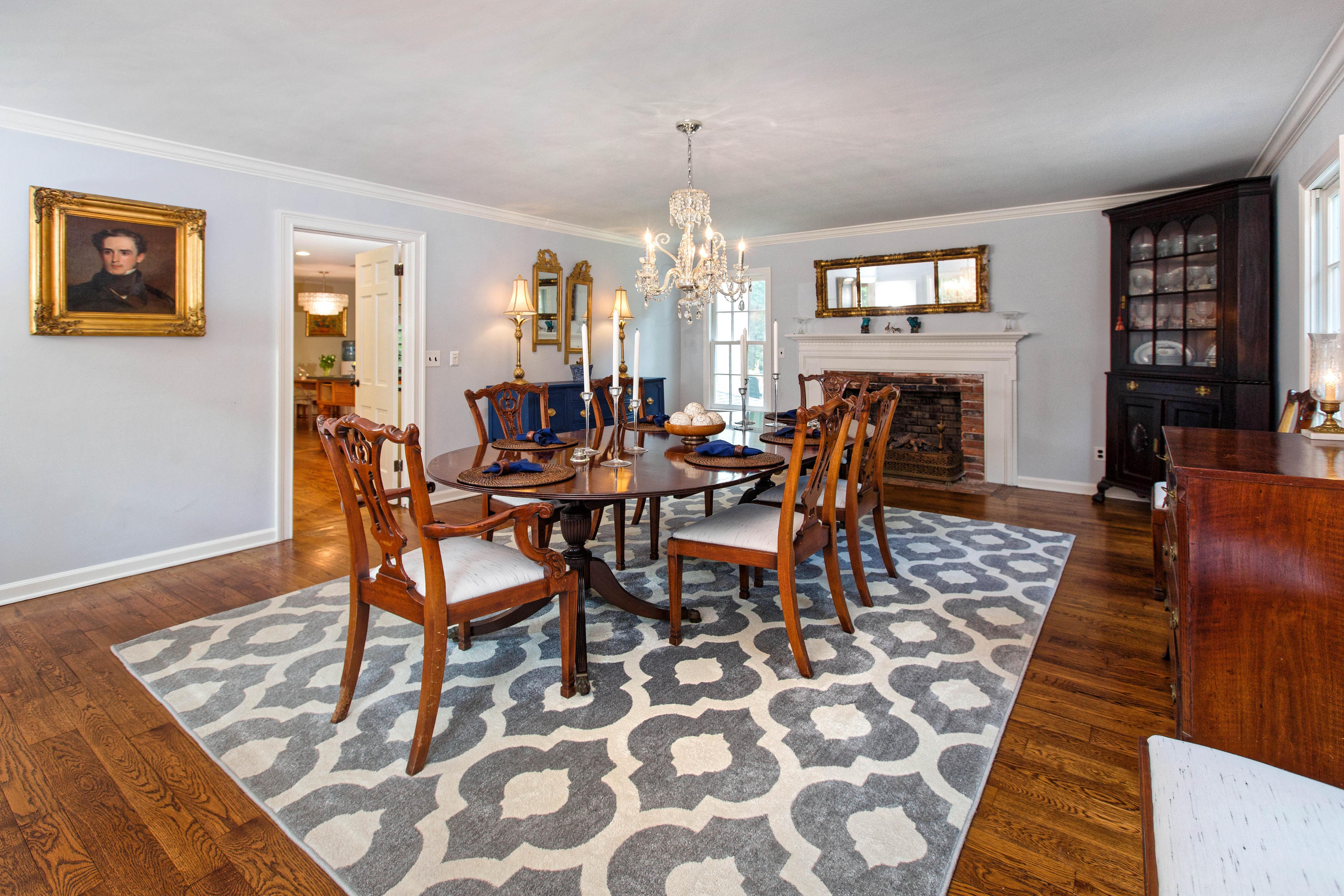292 Briscoe Road New Canaan, CT 06840 - Photo 23 of 45 a view of a dining room with furniture