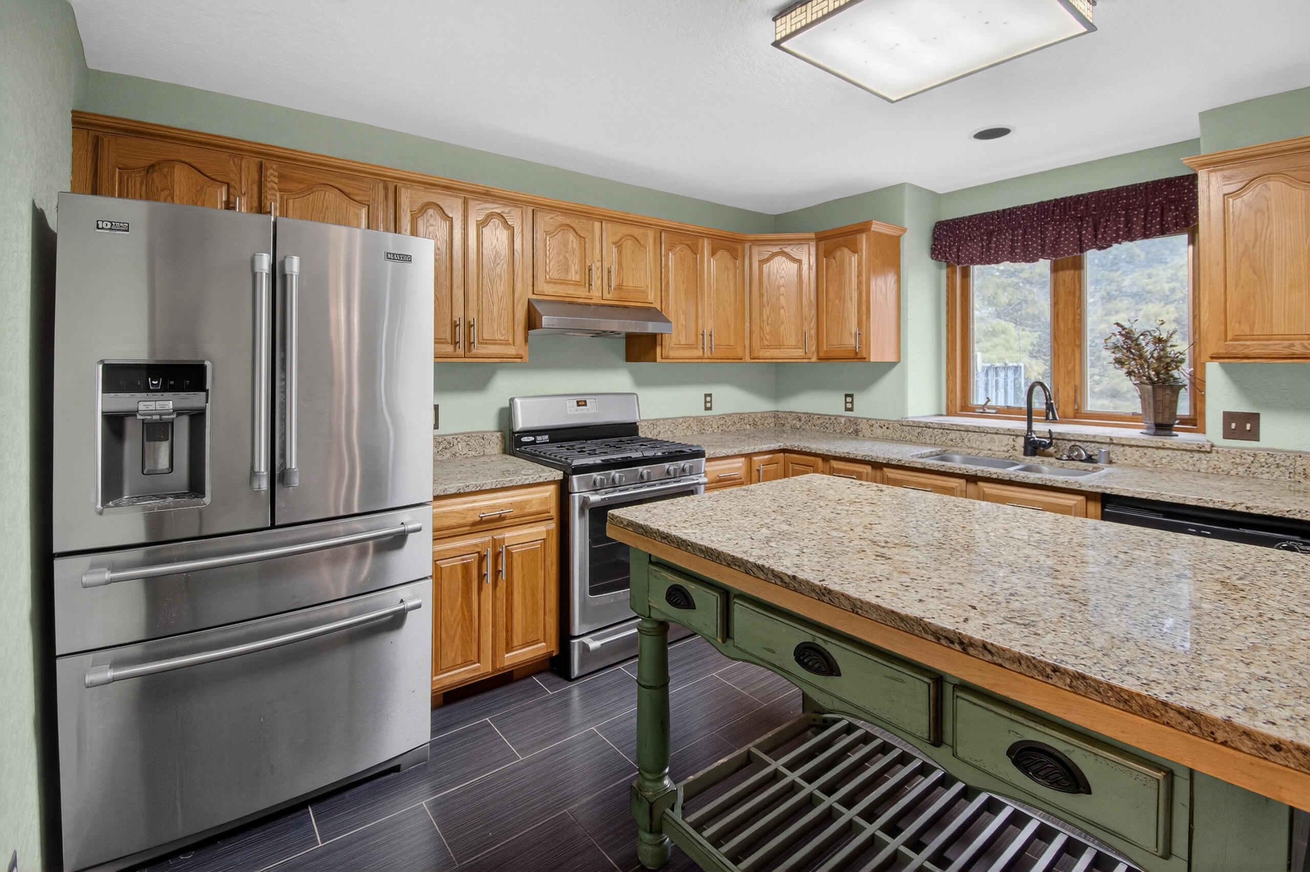 9934 28th Avenue Pleasant Prairie, WI 53158 - Photo 9 of 44 Kitchen