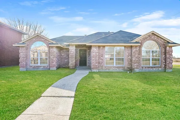 $1,885 | 2620 Buck Drive, Mesquite, TX 75181