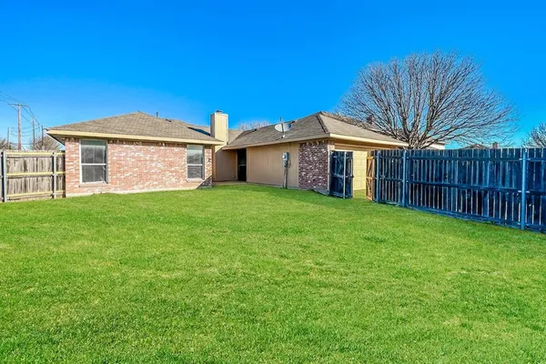 $1,885 | 2620 Buck Drive, Mesquite, TX 75181