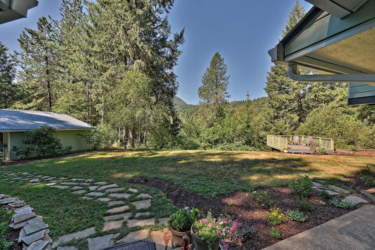 1090 Tunnel Road Glendale, OR 97442 - Photo 31 of 53 30
