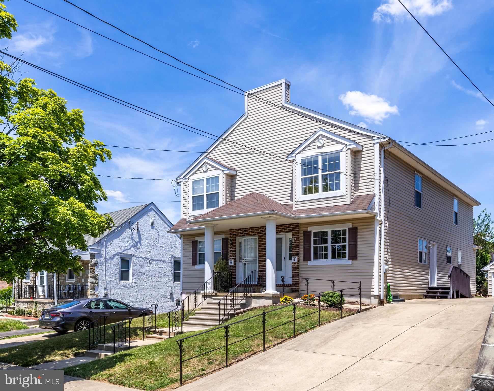 1719 Ripley Street Philadelphia, PA 19111 - Photo 3 of 37 Front showing long drive