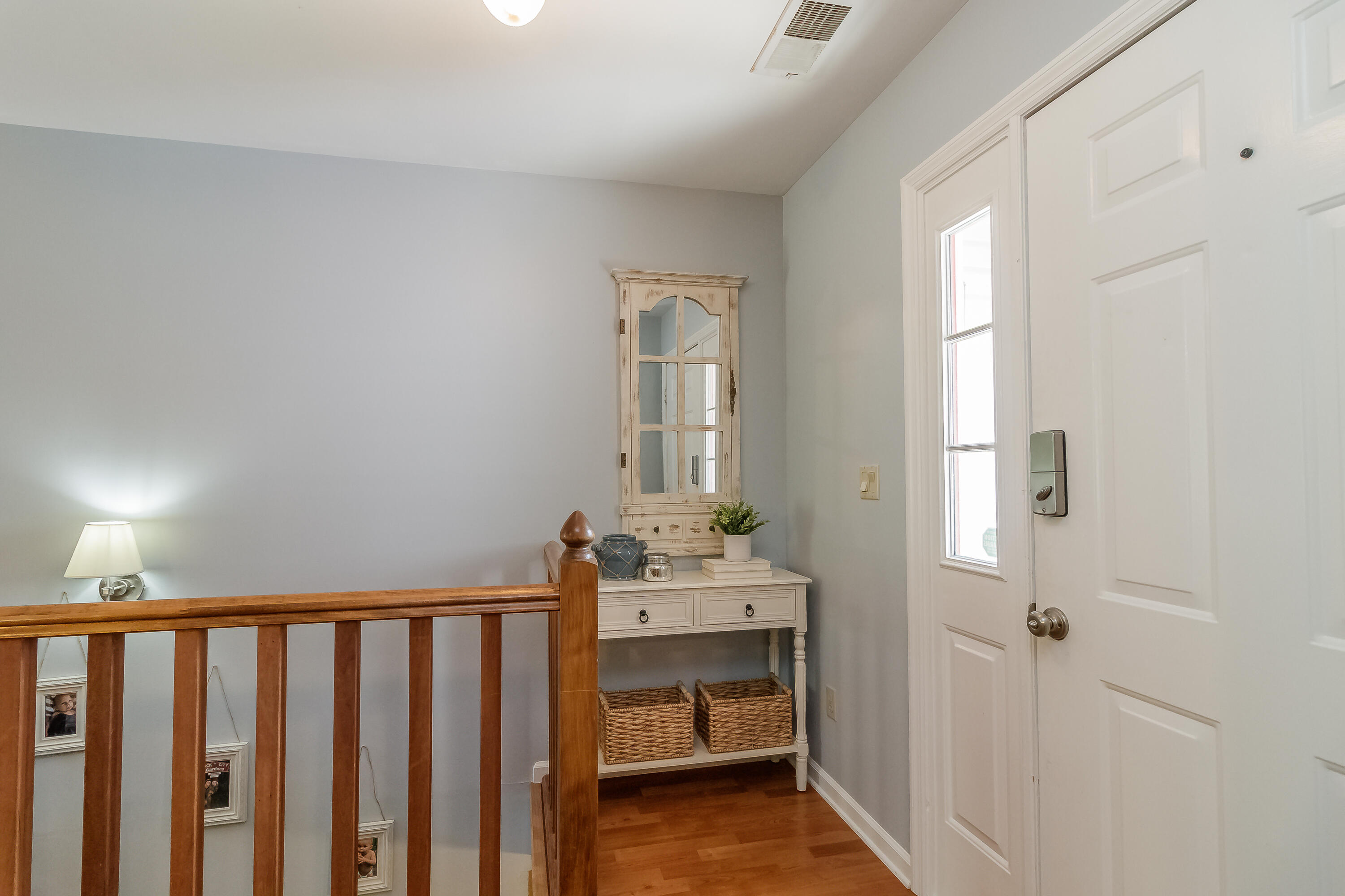 4525 Spring Lake Road Chattanooga, TN 37415 - Photo 3 of 41 Foyer