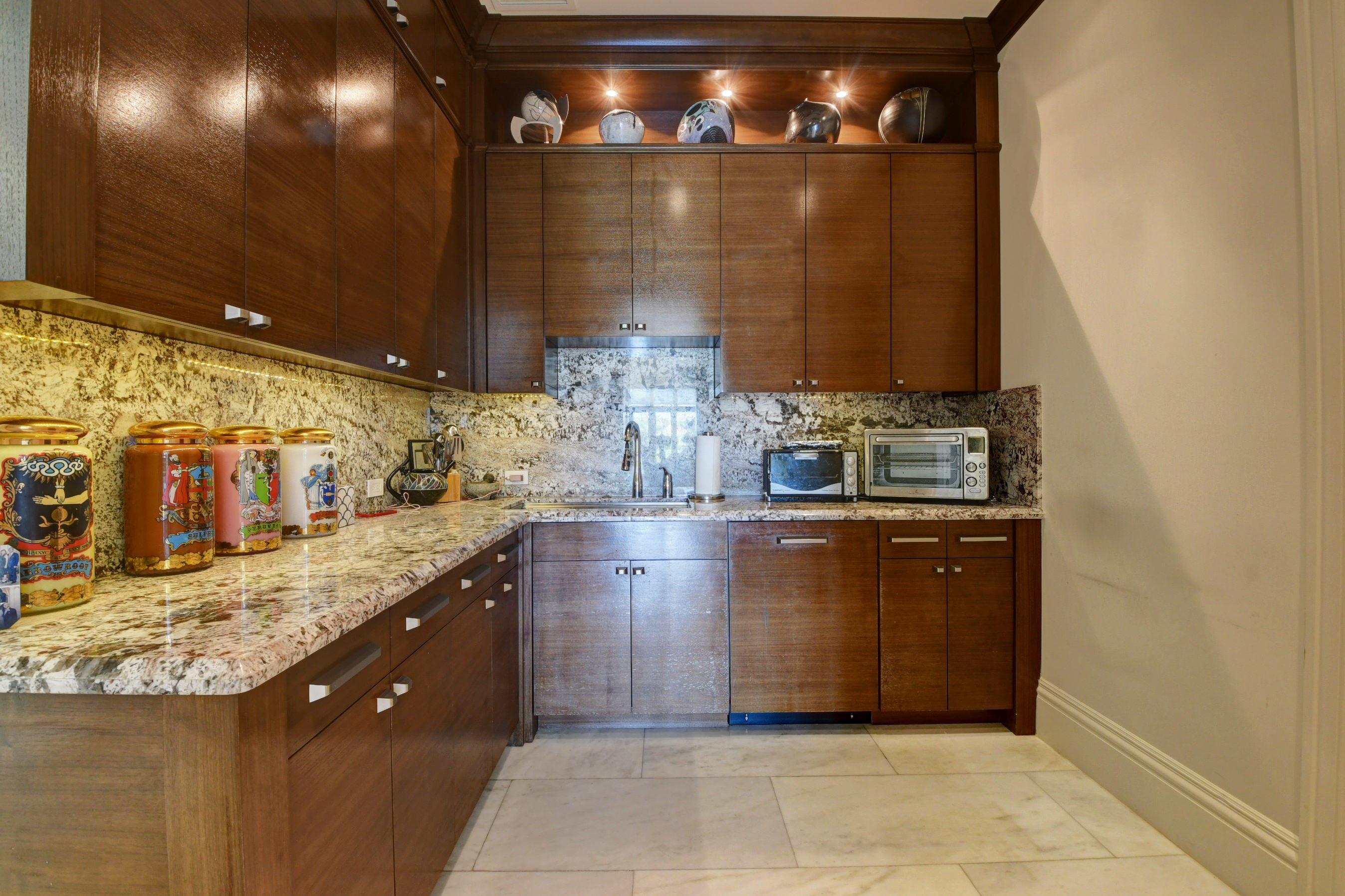 6836 Queenferry Circle Boca Raton, FL 33496 - Photo 17 of 41 14_butlers pantry