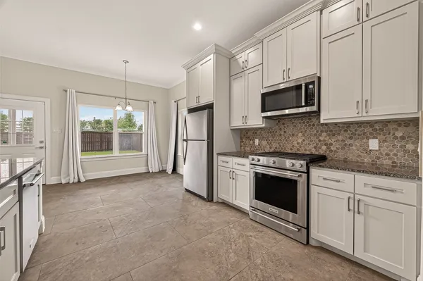 $2,850 | 2209 Silverbonnet Street, Houston, TX 77055