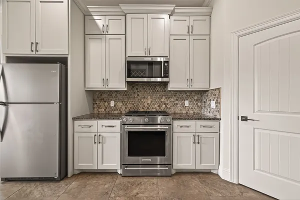 $2,850 | 2209 Silverbonnet Street, Houston, TX 77055