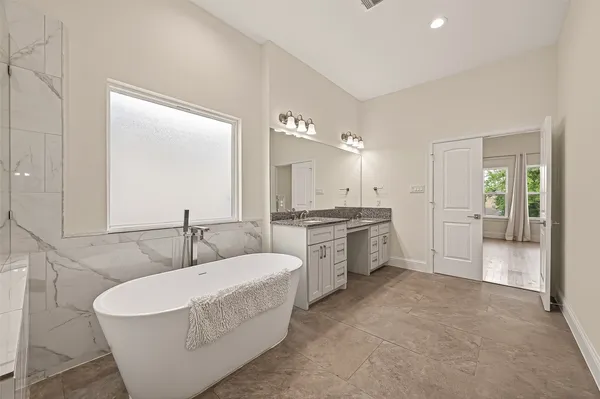 $2,850 | 2209 Silverbonnet Street, Houston, TX 77055