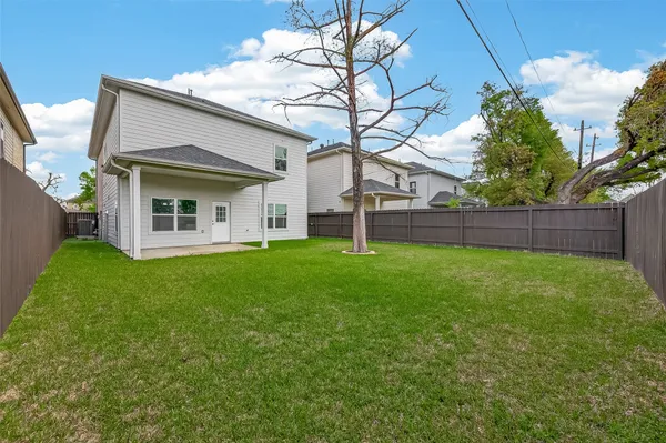 $2,850 | 2209 Silverbonnet Street, Houston, TX 77055