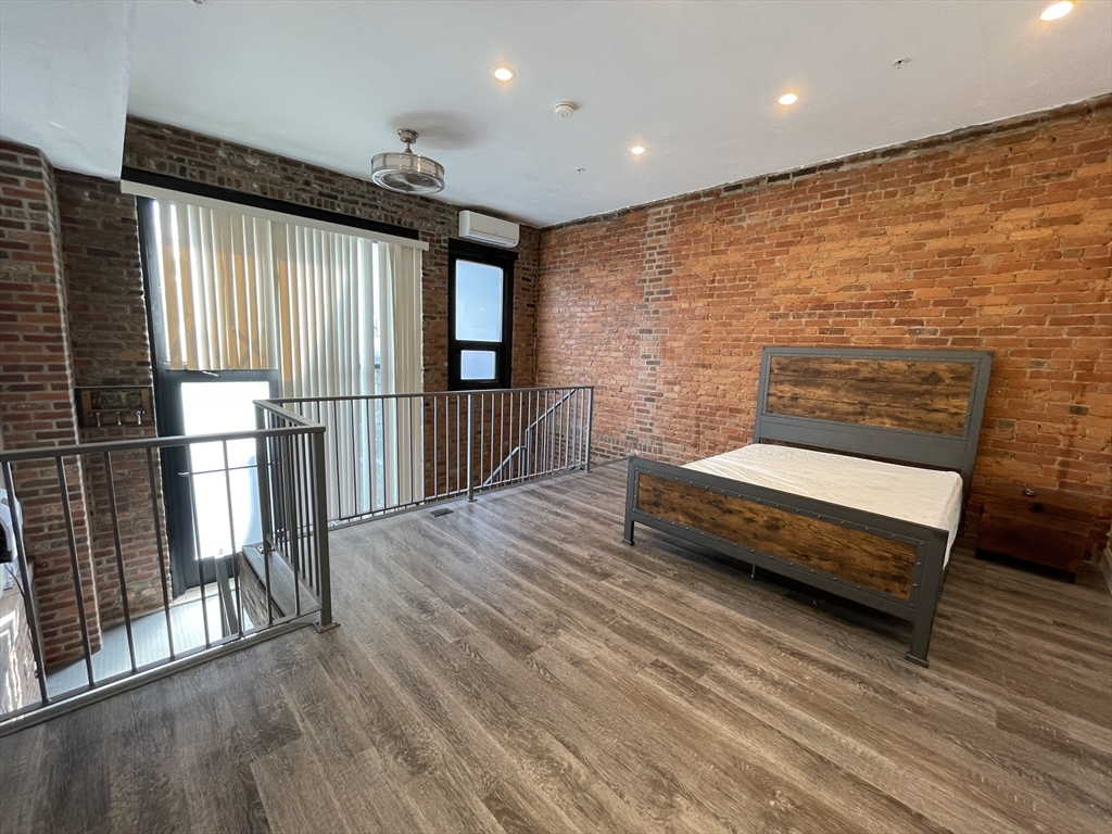 1028 Commonwealth Avenue, Unit 102 Boston, MA 02215 - Photo 11 of 11 a view of entryway with wooden floor