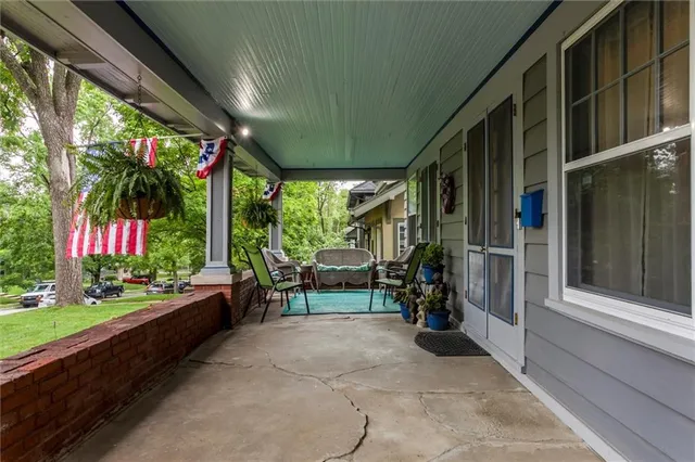 $625,000 | 6033 Central Street, Kansas City, MO 64113