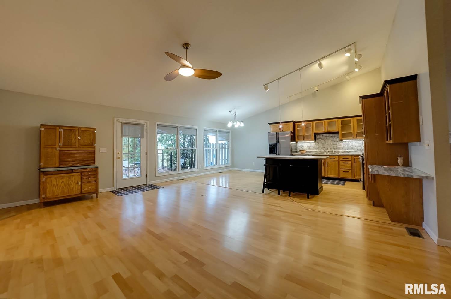 4100 McGregor Lane Springfield, IL 62711 - Photo 8 of 44
