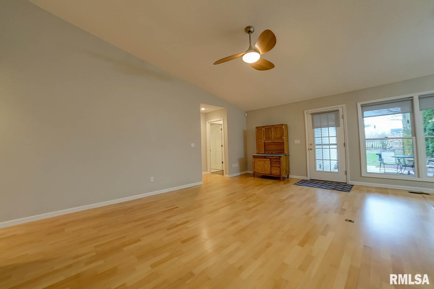 4100 McGregor Lane Springfield, IL 62711 - Photo 9 of 44