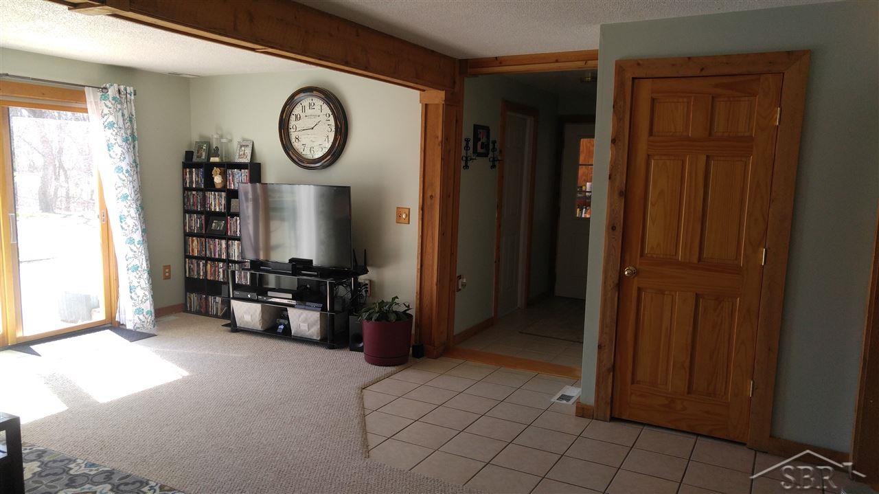 615 Adams Road Saginaw, MI 48609 - Photo 10 of 41 31288527-9.JPG