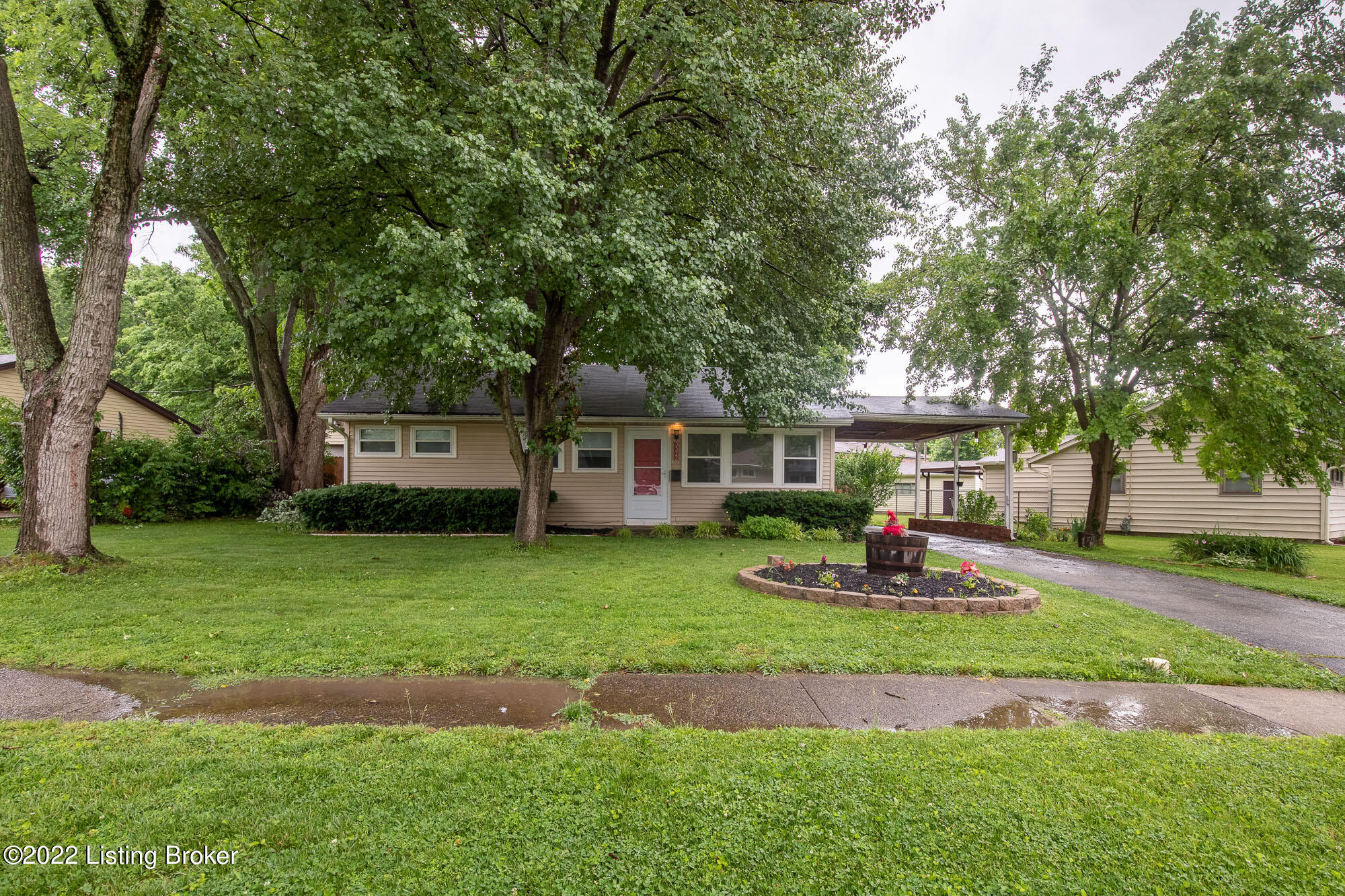3322 Radiance Road Louisville, KY 40220 - Photo 3 of 33 Radiance003