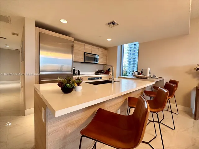 $920,000 | 16385 Biscayne Boulevard, Unit 1201, North Miami Beach, FL 33160