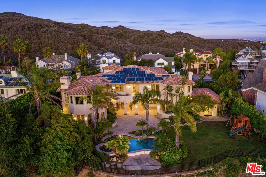 1452 Vía Cresta Pacific Palisades, CA 90272 - Photo 22 of 24 an aerial view of multiple house