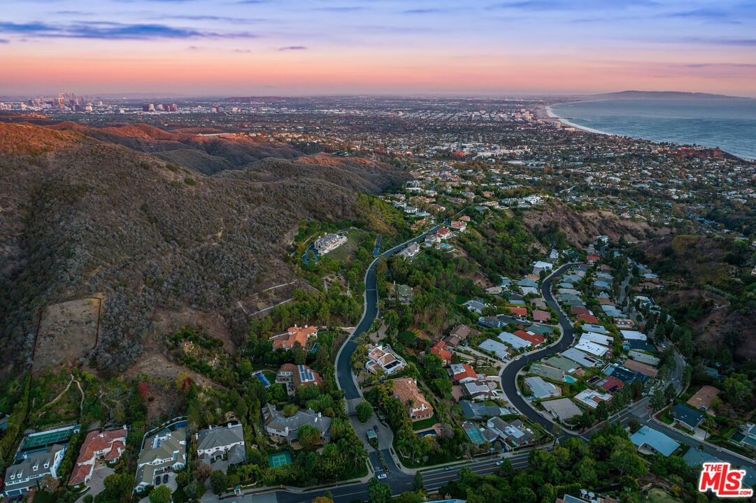 1452 Vía Cresta Pacific Palisades, CA 90272 - Photo 24 of 24 a view of city and mountain