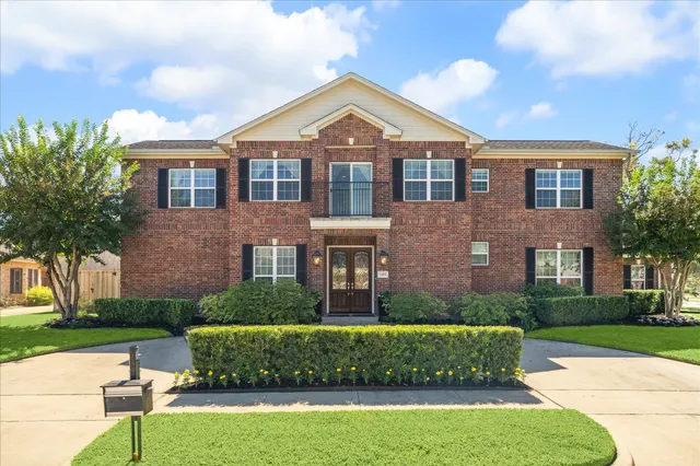 $799,000 | 1202 Meadowlark Lane, Sugar Land, TX 77478