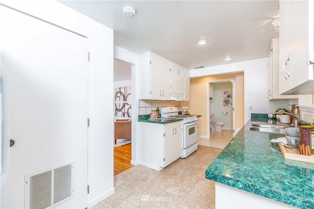 12012 Southeast 161st Street Renton, WA 98058 - Photo 16 of 35 Gallery Image 16