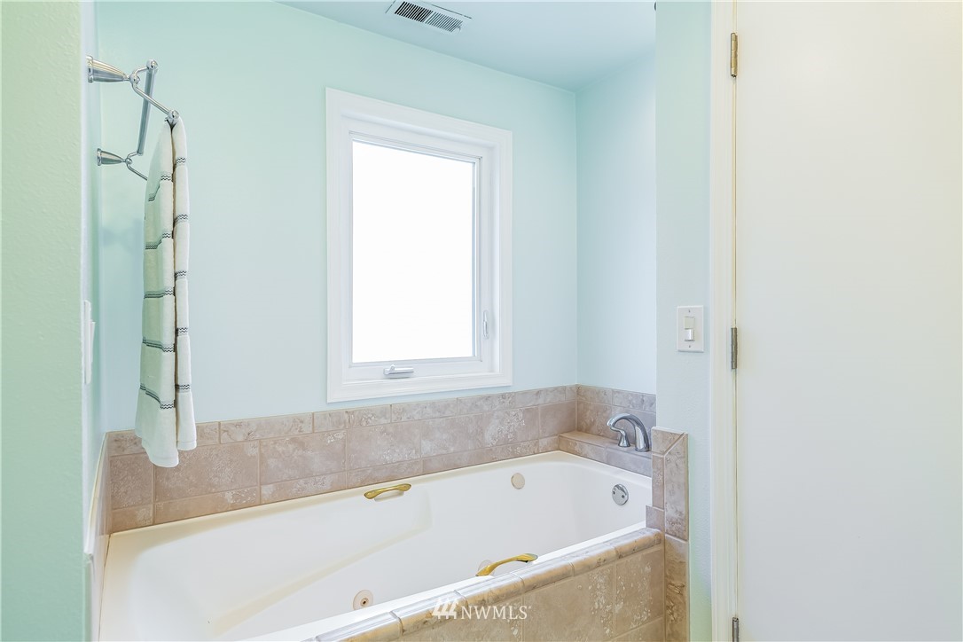12012 Southeast 161st Street Renton, WA 98058 - Photo 18 of 35 Gallery Image 18