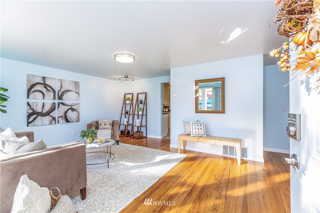 12012 Southeast 161st Street Renton, WA 98058 - Photo 3 of 35 Gallery Image 3