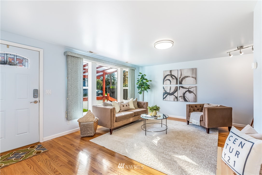 12012 Southeast 161st Street Renton, WA 98058 - Photo 4 of 35 Gallery Image 4