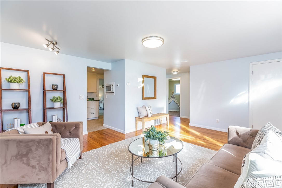 12012 Southeast 161st Street Renton, WA 98058 - Photo 5 of 35 Gallery Image 5