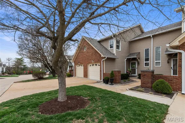 $385,000 | 16176 Lea Oak Court, Chesterfield, MO 63017