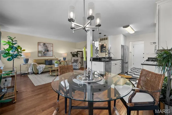 $385,000 | 16176 Lea Oak Court, Chesterfield, MO 63017